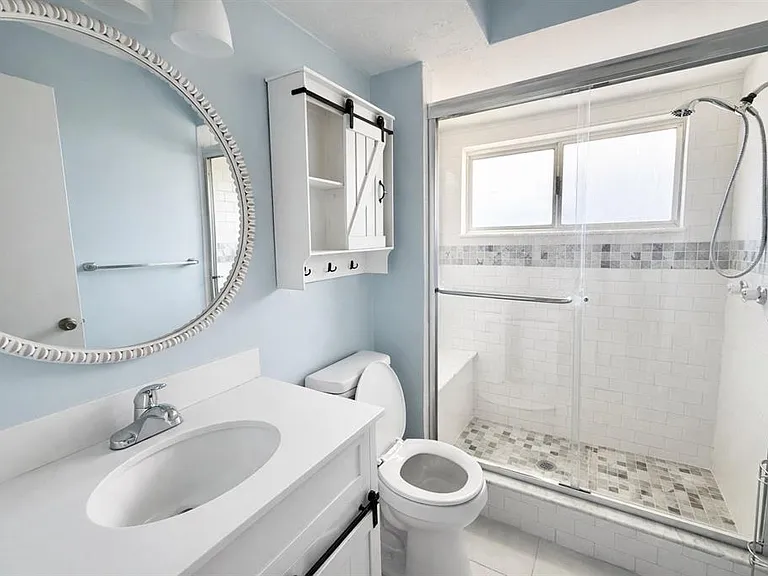 3442 N Tamarisk Ave — Photo 9