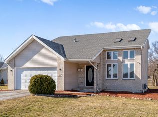 262 Lakeview Ct, Steger, IL 60475