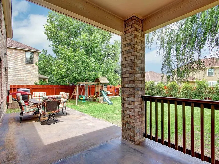 408 Island Oak Dr — Photo 8