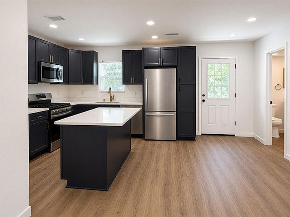 5th image of 407 Tamworth Ave