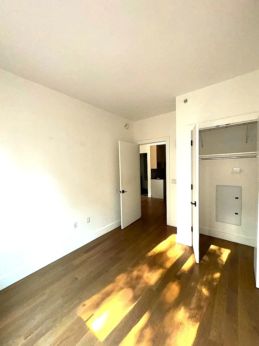 323 East 19th Street — Photo 3