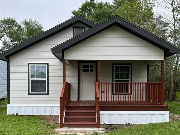 107 N 13th St, Kinder, LA 70648