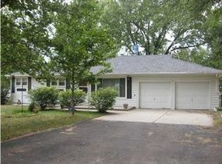 535 N Phillips St, Andover, KS 67002