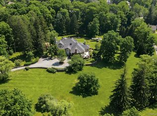 150 Old Farm Road N, Chappaqua, NY 10514