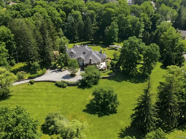 150 Old Farm Road N, Chappaqua, NY 10514