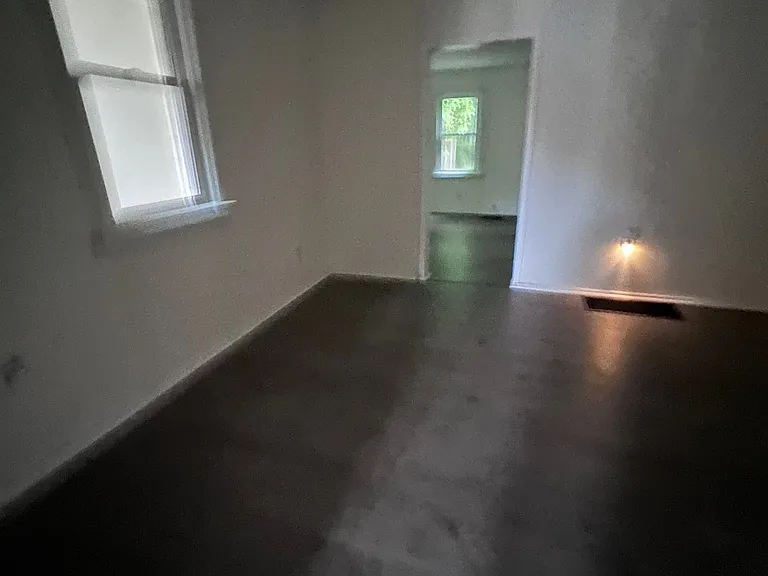 148 W Schuyler St — Photo 2