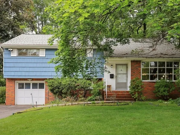 26 Collins Ave, Closter Boro, NJ 07624