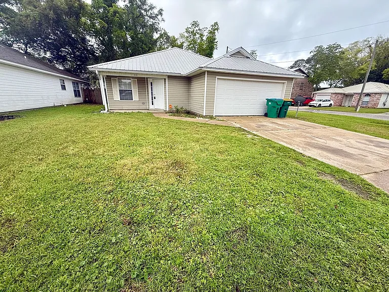 1106 Sweetbriar Sta — Photo 13