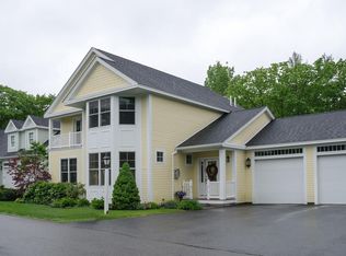 46 Ridgewood Dr, Falmouth, ME 04105