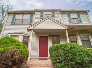 301 Maplecrest Rd, Edison, NJ 08820