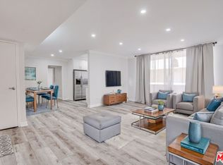 5429 Newcastle Ave APT 210, Encino, CA 91316