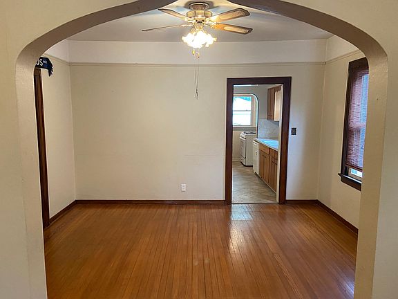 3rd image of 210 S Weinbach Ave