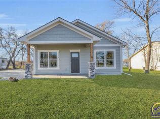 1336 N Sycamore St, Ottawa, KS 66067
