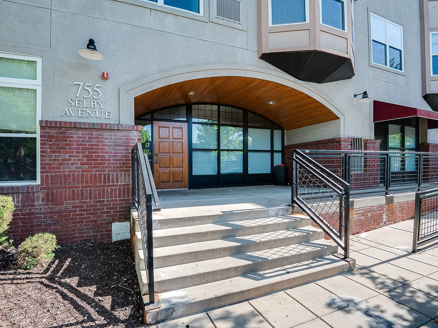 Selby Grotto Apartments — Photo 3