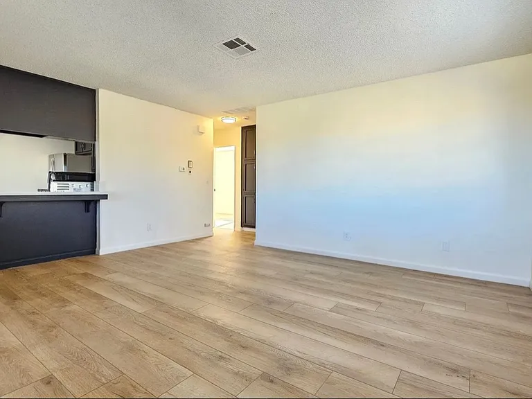 933 Perdew Ave #C — Photo 4