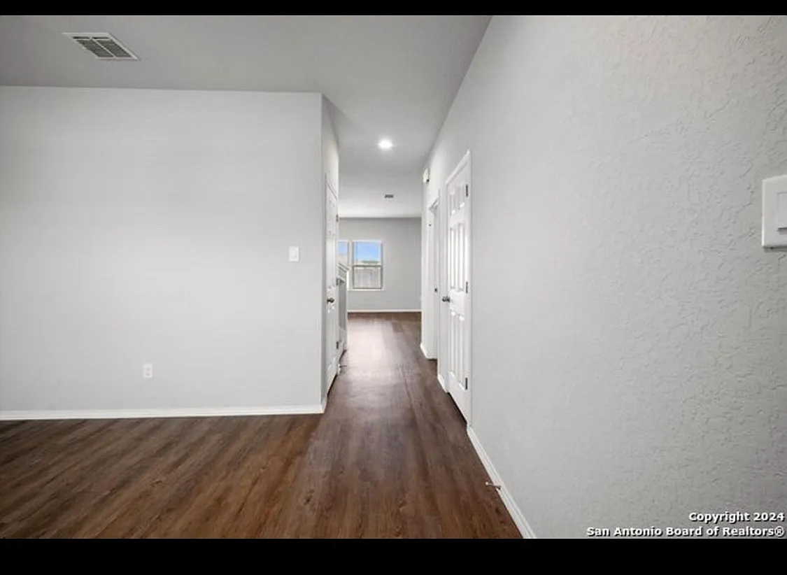 7615 Capstone Rdg — Photo 3