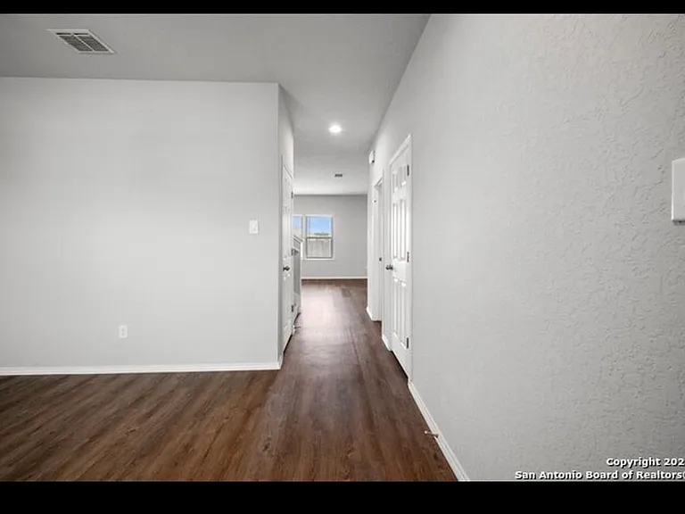 7615 Capstone Rdg — Photo 3