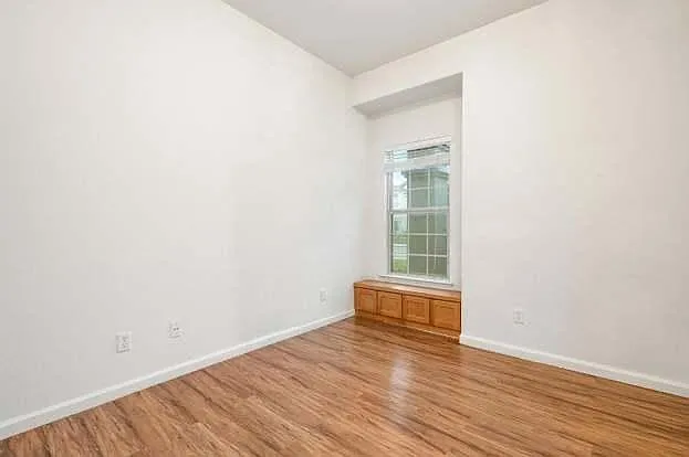 2832 E Cromwell Ave — Photo 5