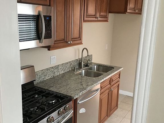 5th image of 1624 E Washington Blvd APT B