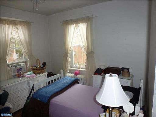 4th image of 4521 Princeton Ave