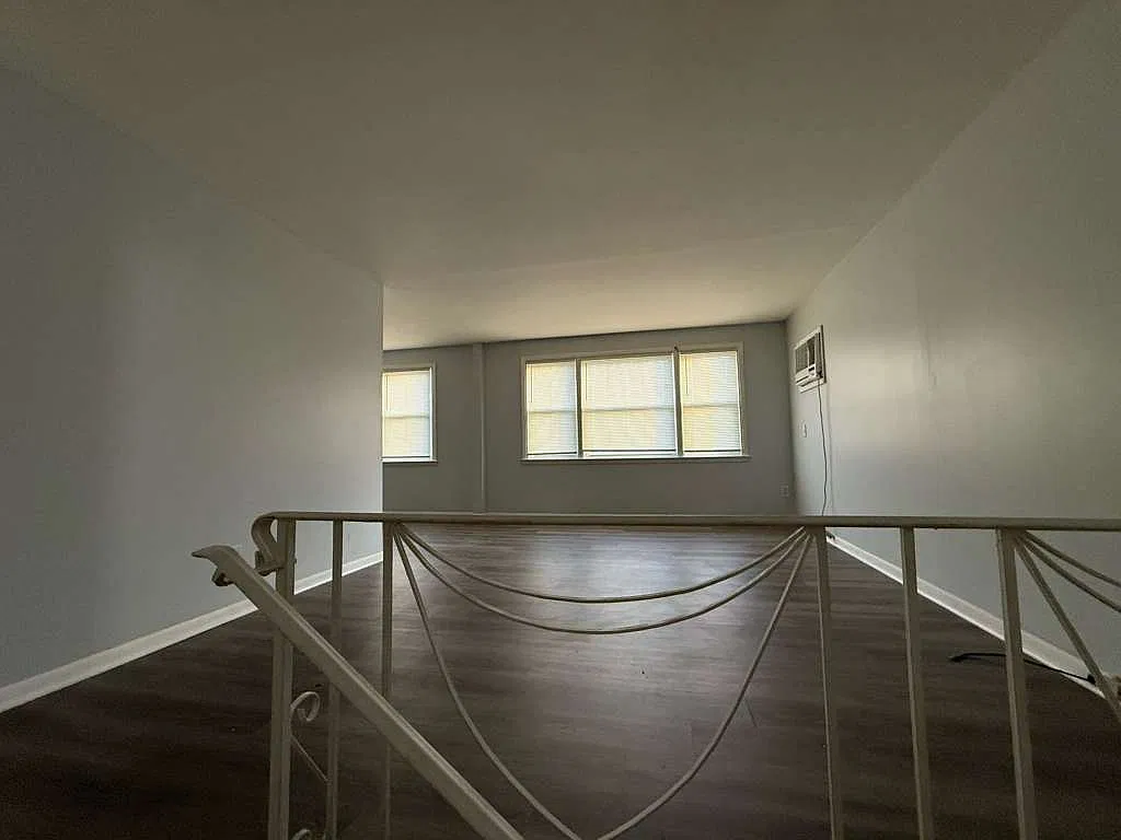 2 bed, 900 sqft, $1,550 — Photo 1