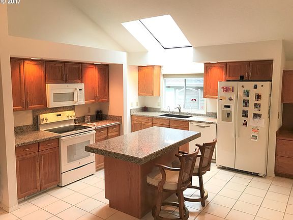 5th image of 3000 SE 154th Ave