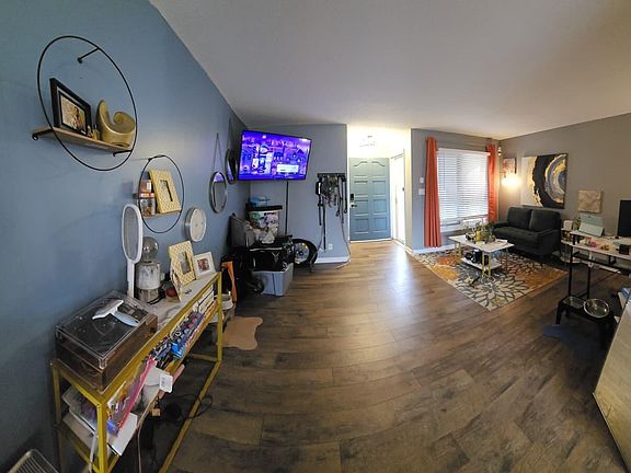 5th image of 1914 Meadowlark Ln Unit 4