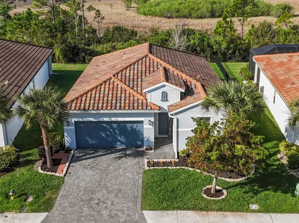 273 Daylily Blvd, Nokomis, FL 34275