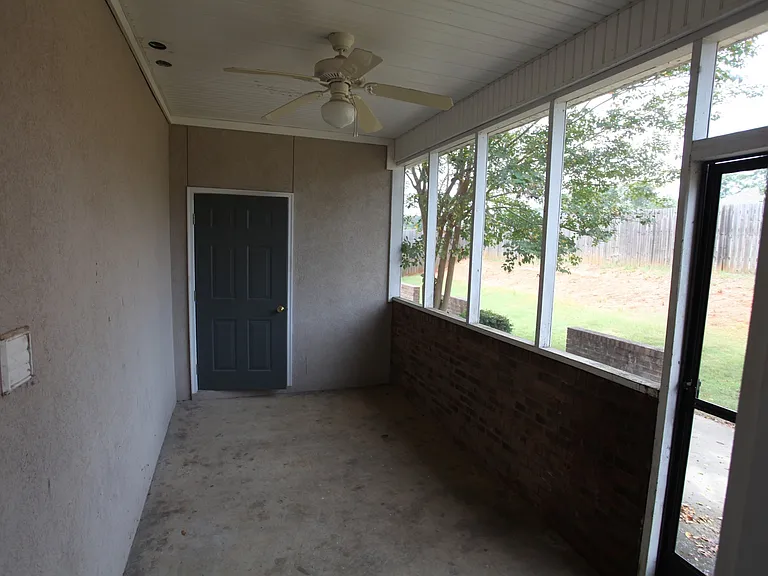 348 Jack Hampton Dr — Photo 7