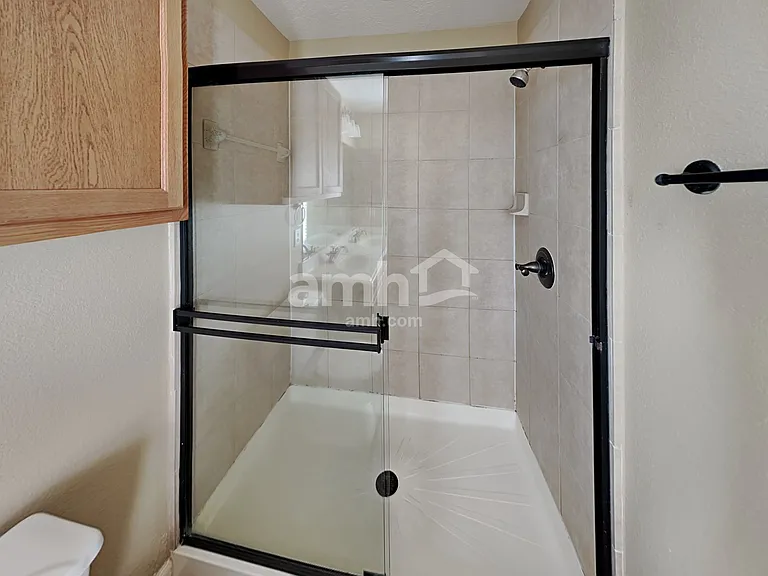 3030 Legends York Dr — Photo 12