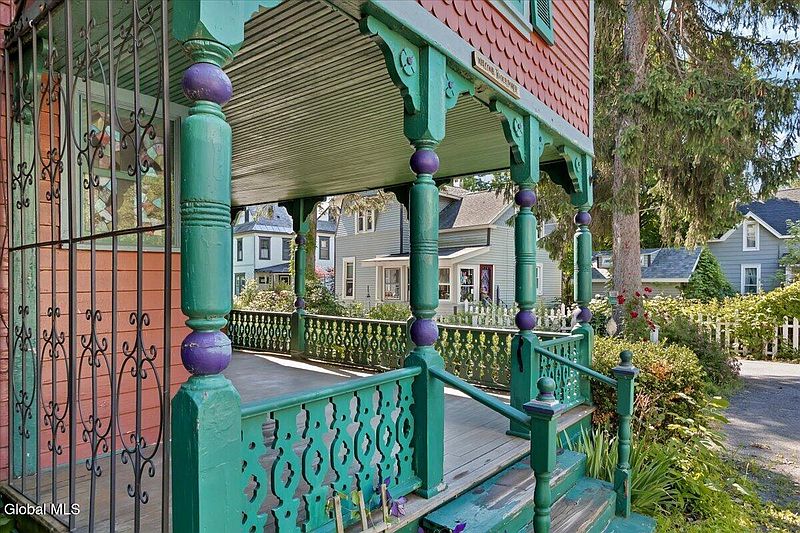 4th image of 5 Albany Avenue