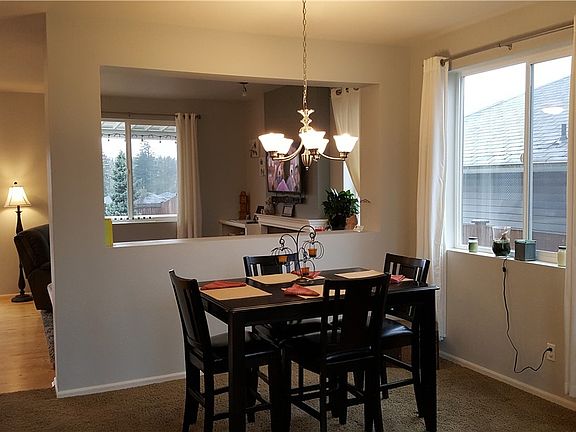5th image of 2711 67th Ct SE