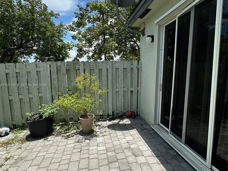 133 SE 28th Ter #8 — Photo 38