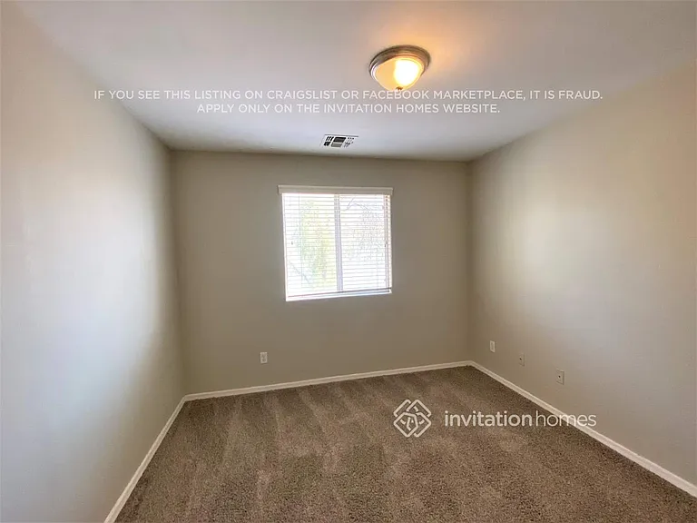 117 N 65th Ln — Photo 9
