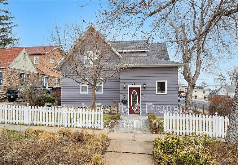 211 E Geneseo St — Photo 2