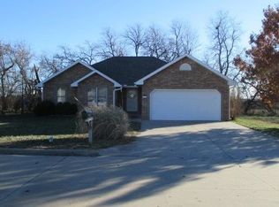 2386 W Heritage St, Bolivar, MO 65613