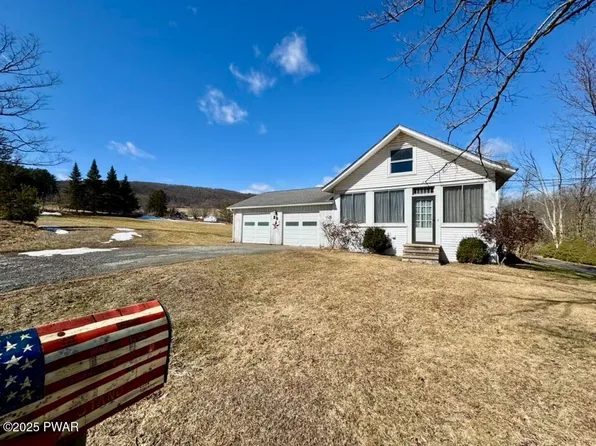 29 Carbondale Rd, Waymart, PA 18472