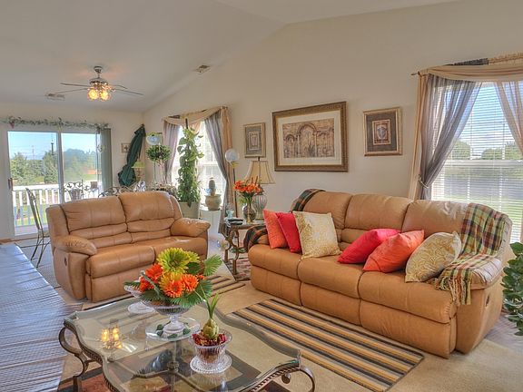 5th image of 5013 Norwalk Ct