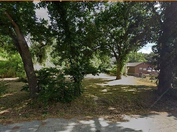 2nd image of 304 E 17th St