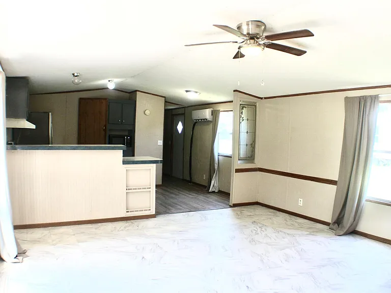 933 Highway 71 W — Photo 4