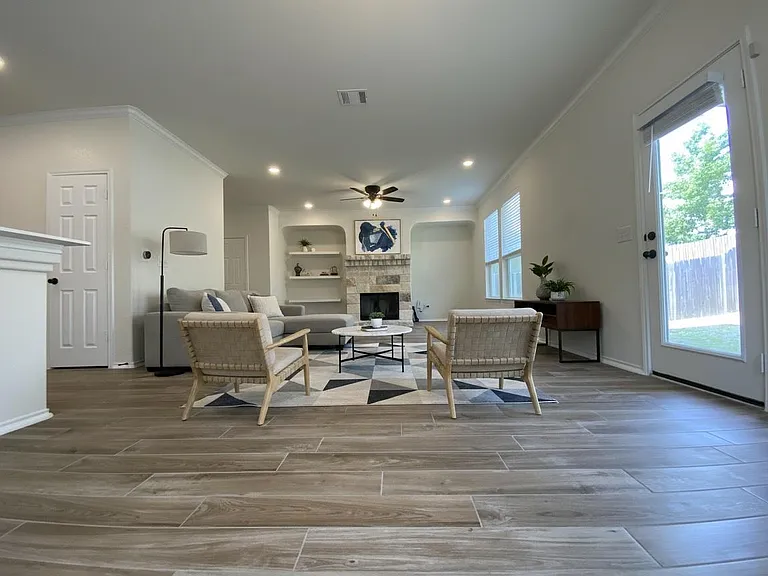 908 Solitude Dr — Photo 7