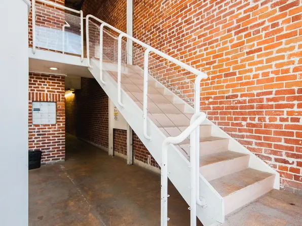 Daisy Studios & Lofts
