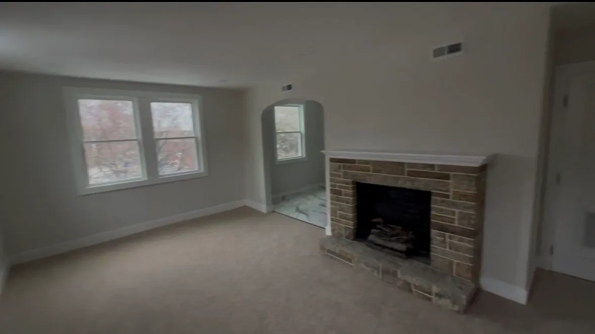 Living room - 1324 E Duval St #1