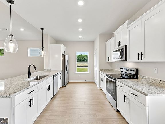 5th image of 181 Darter Ct