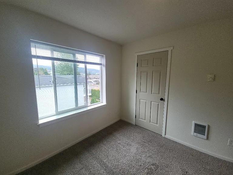 Kendal Court Apartments, 2 Bedroom, 1 Bathroom Apartments for Rent! — Photo 56