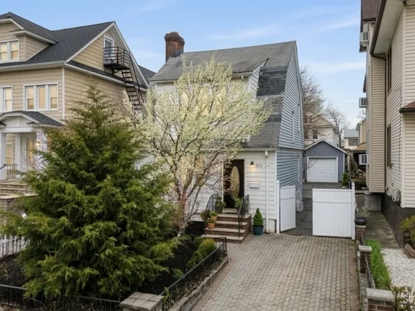 923 Kilsyth Rd, Elizabeth City, NJ 07208