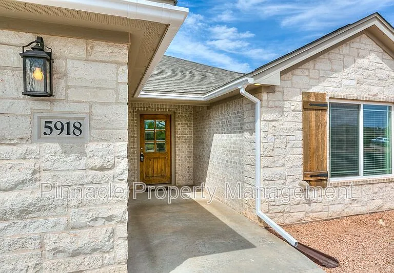 5918 Southampton Pl — Photo 3