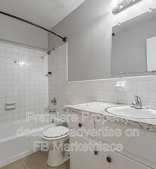 2527 NW 6th St — Photo 7