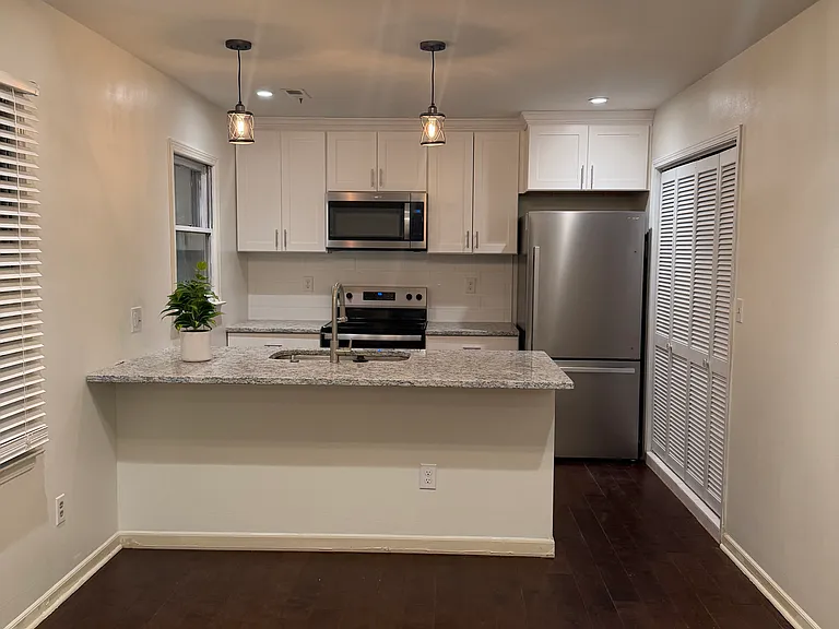 241 Willow Ct #83 — Photo 1