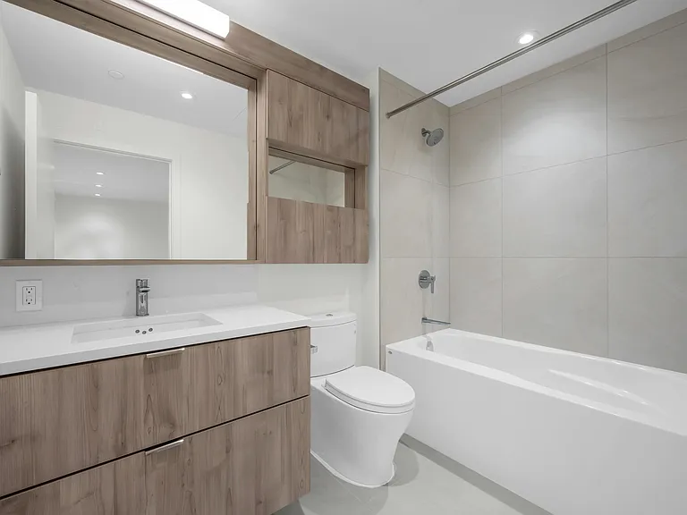 755 Harbourside Dr #320 — Photo 6
